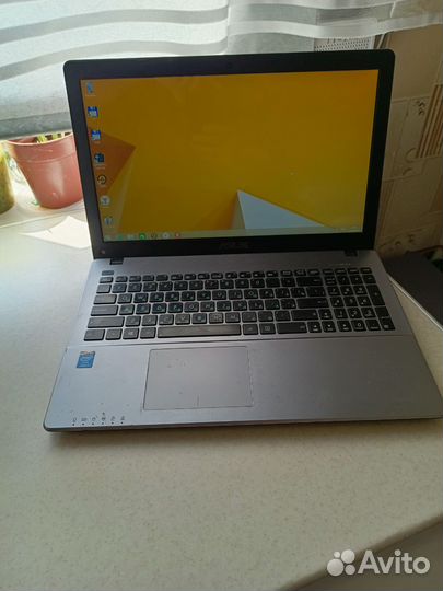 Ноутбук asus