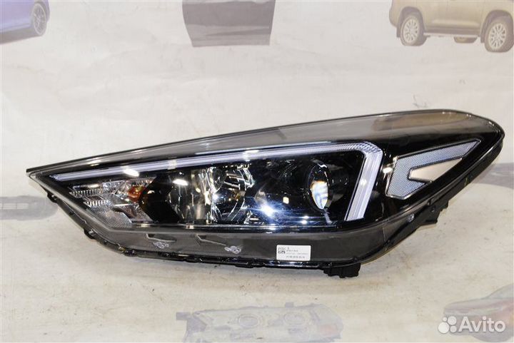 Фара передняя левая Hyundai Tucson 3