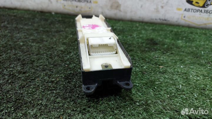 Блок управления стеклоподъемниками Camry (XV40) 7