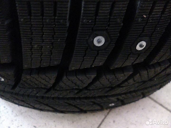 Landsail Ice Star IS33 215/55 R17 94T