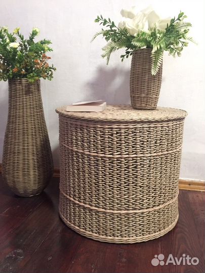 Плетёная корзина круглая,тумба, столик