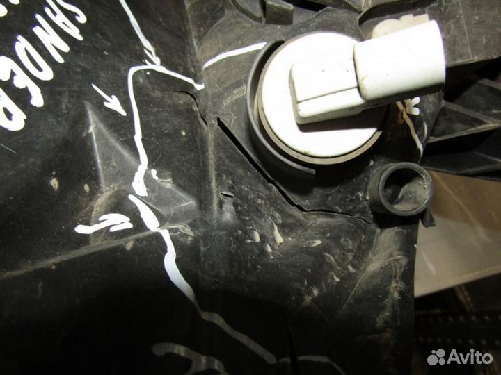 Фара левая Sandero 2009-2014