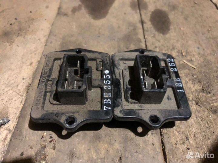 Резистор вентилятора отопителя печки салона Сузуки