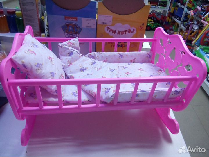 Кроватка для куклы и постельное для куклы