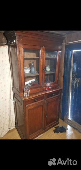 Старинный буфет