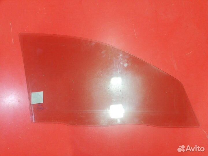 Стекло двери переднее левое Ford Mondeo B4Y cjba