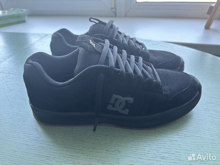 Dc shoes