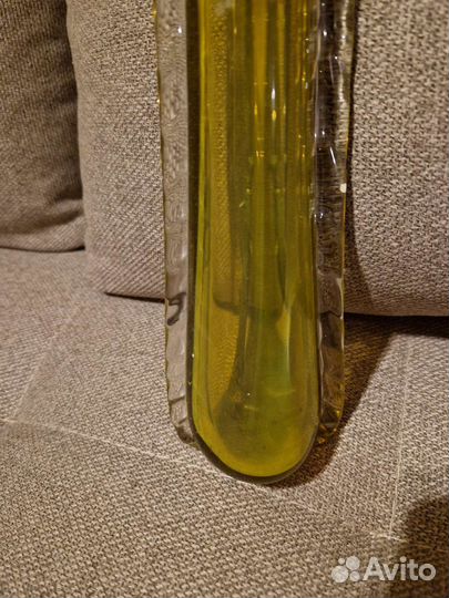 Ваза жёлтое стекло для 1 цветка