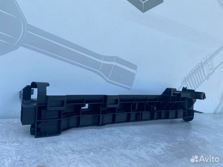 Рамка радиатора правая Mercedes C W205