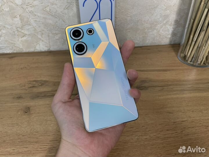 TECNO Camon 20 Pro, 8/256 ГБ