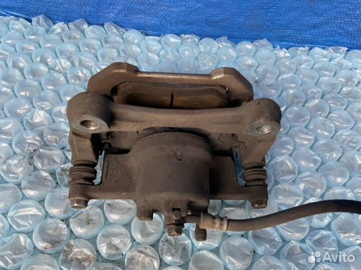 Суппорт передний левый Nissan Maxima A35 VQ35DE