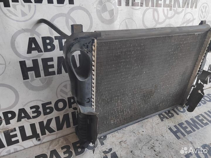 Радиатора охлаждения Mercedes W220
