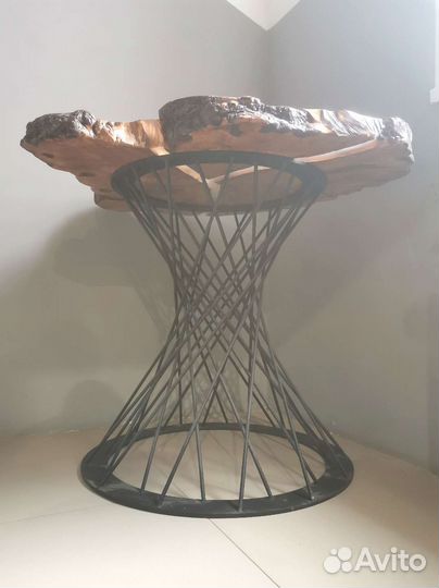 Столешница из дерева и эпоксидной смолы