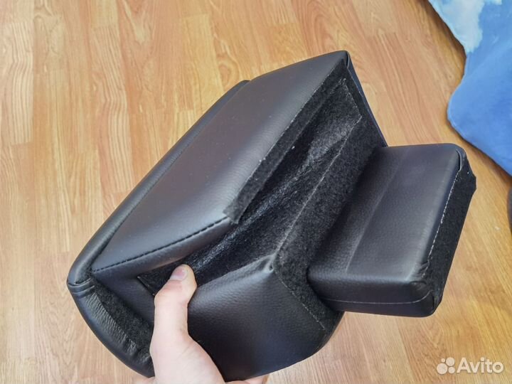 Подлокотник VW Golf 6