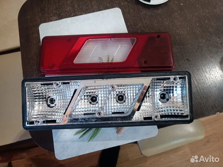 Фонарь правый