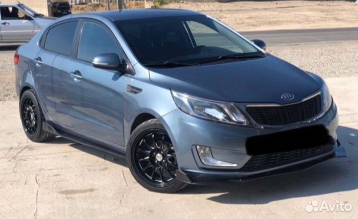 Сплиттер губа на бампер Kia