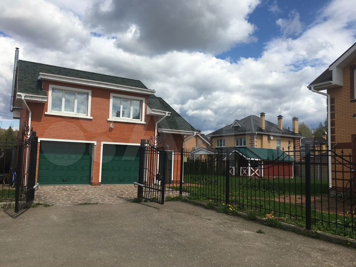 Коттедж 320 м² на участке 10,3 сот.