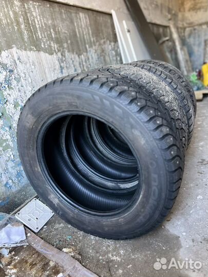 Nokian Tyres Hakkapeliitta 4 215/60 R16
