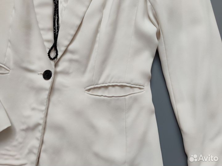 Пиджак женский 42 44 как новый