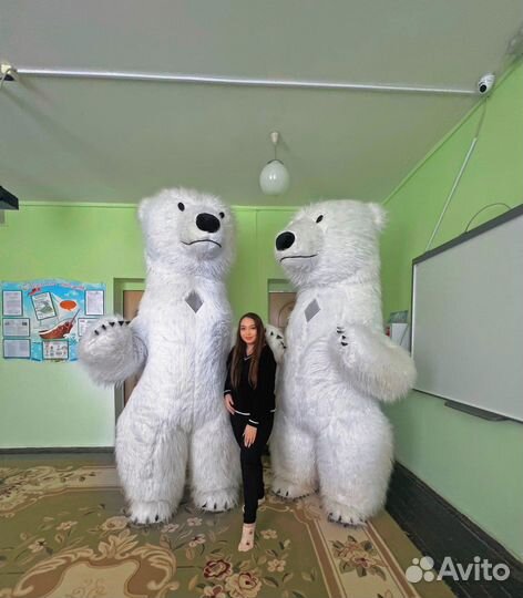 Белый мишка, поздравление, ростовая кукла