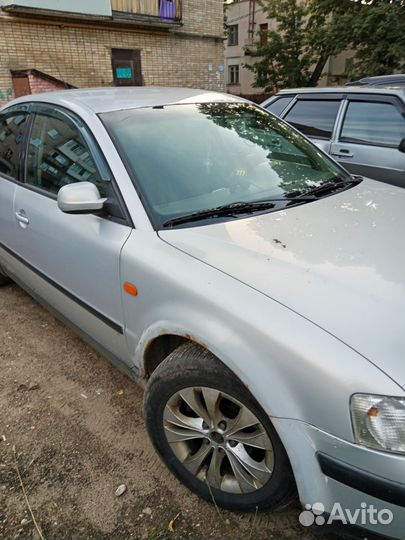 Volkswagen Passat 1.6 AT, 1997, 380 000 км