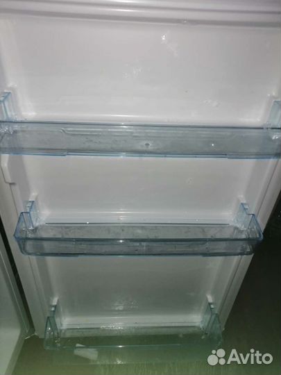 Холодильник Hi