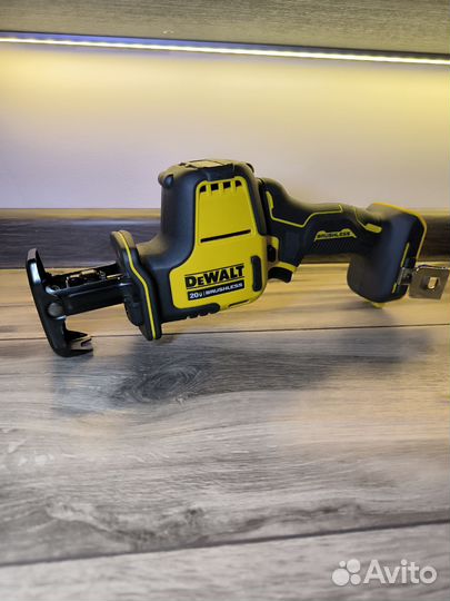 Сабельная пила dewalt DCS 369 в кейсе