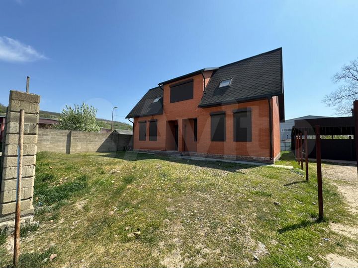 Дом 203,3 м² на участке 3 сот.