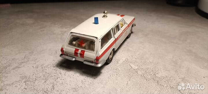 Модель 1:43 СССР газ 24-02 Скорая помощь