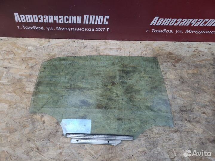 Стекло двери заднее правое Toyota Corolla E150