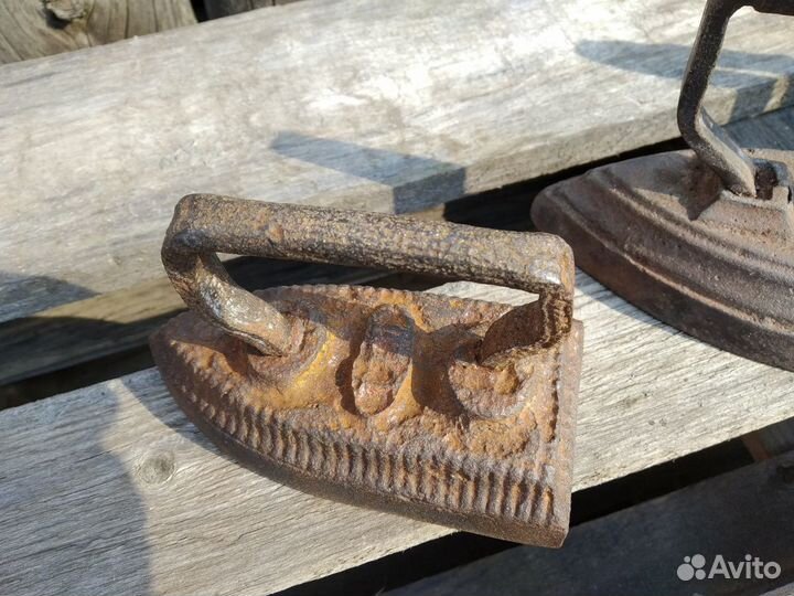 Утюжок старинный