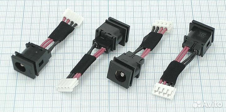 Разъем Toshiba S300 с кабелем