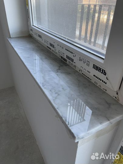 Подоконники из натурального ка ня мрамор