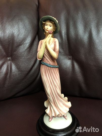 Статуэтка Дама (The Leonardo collection)