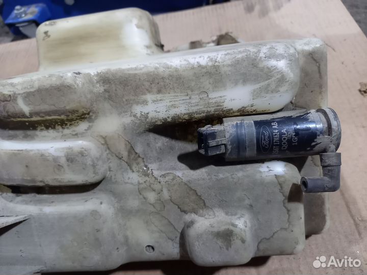 Бачок омывателя Transit 7 06-13 год