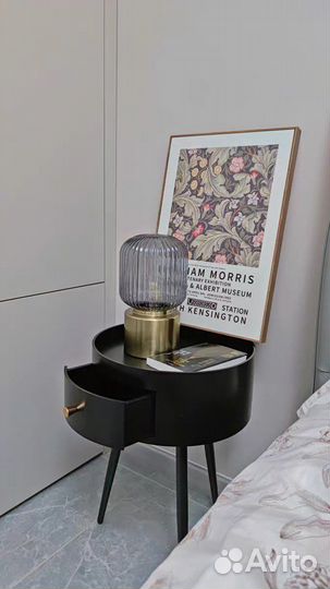 Прикроватная тумба черная шпон