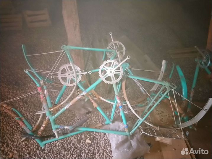23 рамы и запчасти на велосипед Урал (1997)