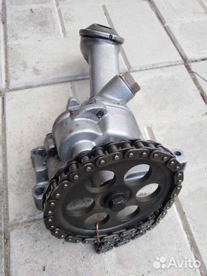 Масляный насос Мерседес 220D