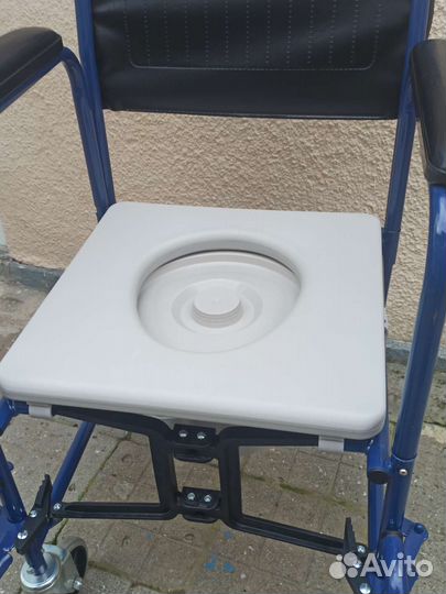 Стул, кресло коляска с санитарным оснащениеи