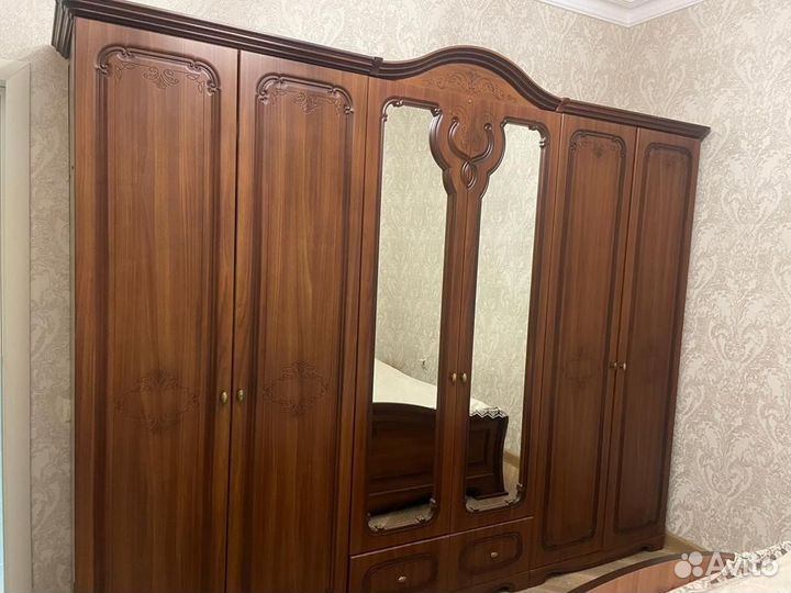 Спальный гарнитур