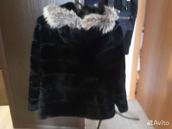 Шуба мутоновая с чернобуркой