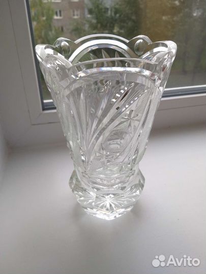 Хрустальная ваза