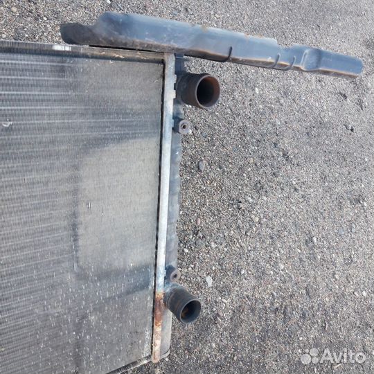 Радиатор охлаждения ауди 80 б4.2.0 бенз