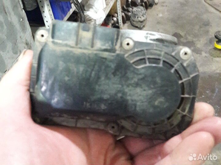 Дросельная заслонка Сузуки гранд витара 2.0, 2.4