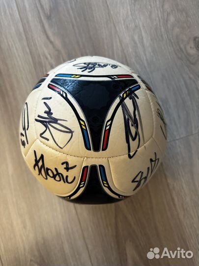 Футбольный мяч с автографами цска