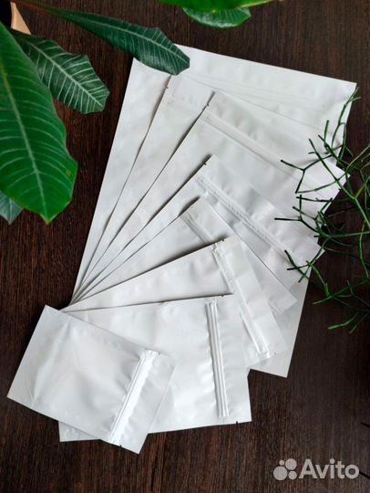 Дой пак металлизированный белый с замком ZIP-lock