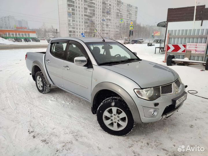 Водитель на легковой автомобиль