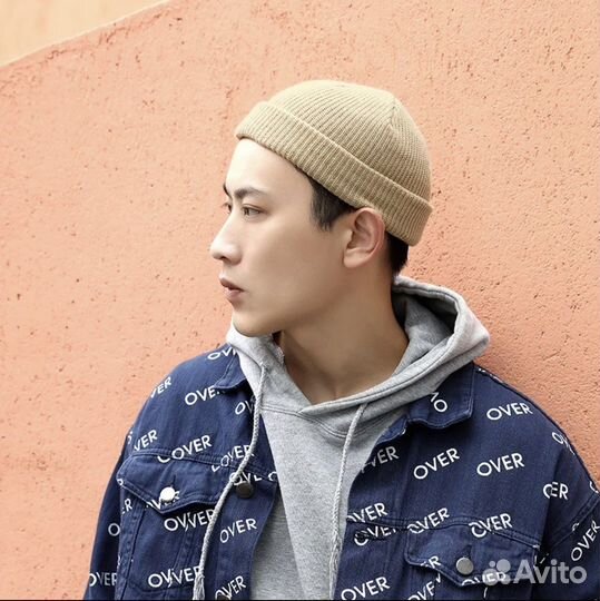 Шапка бини короткая вязаная