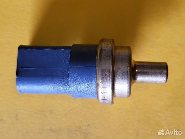 Датчик температуры Mitsubishi Lancer