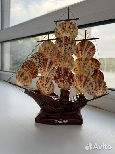 Корабль статуэтка из ракушек